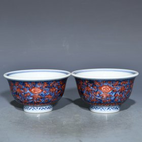 明宣德青花花卉纹压手杯，高5cm直径9.3cm