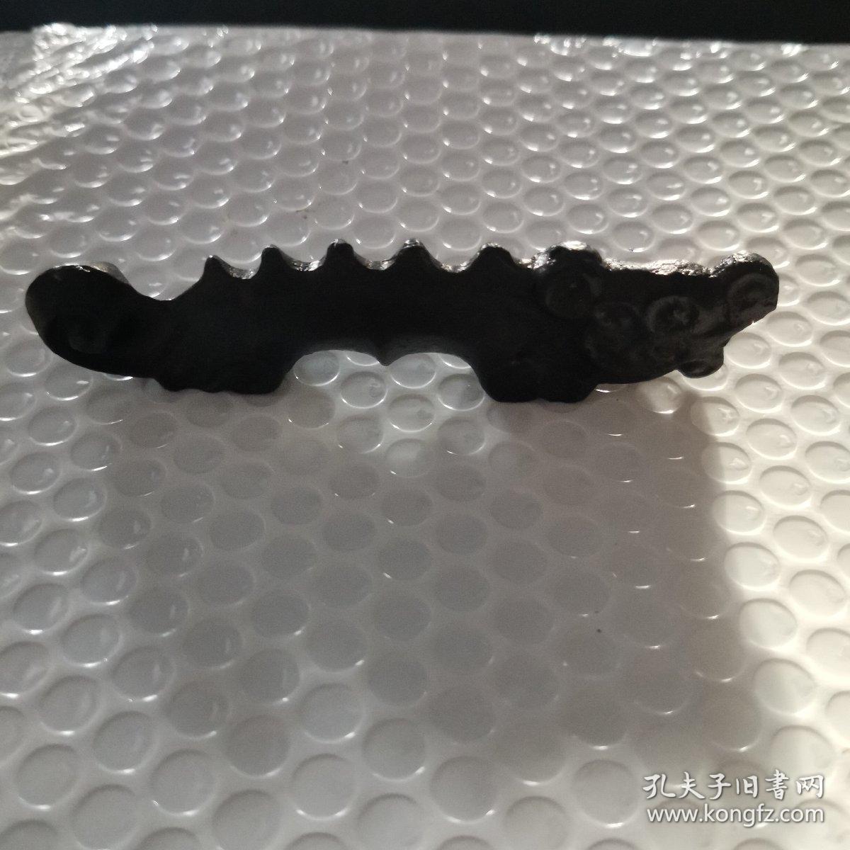 日本购回 生肖（龙）文镇（镇纸）鉄器 笔置 生肖龙 辰龙 造型逼真 摆放平稳 尺寸：13.0*1.6*3.0（cm）重：182克