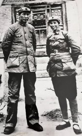 毛主席和贺子珍1937年在延安，八十年代新华社31厘米大幅新闻展览照片