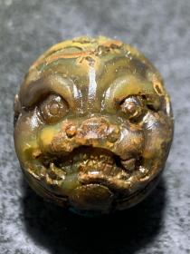 精美冻料战国红玛瑙亚光手工雕刻古兽圆珠一颗！