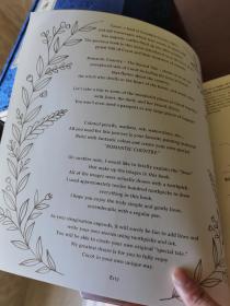 《Romantic country:A Fantasy coloring Book》尺寸：25厘米*25厘米*1厘米