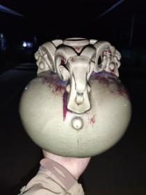 张金伟，河南省工艺美术大师，禹州市钧瓷研究所所长，钧官窑址博物馆馆长……三羊开泰。。