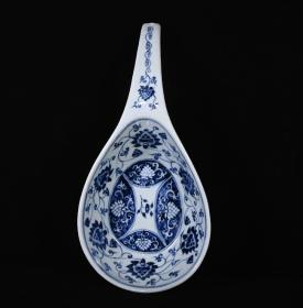 大明宣德青花花卉纹水瓢，高7.5×36厘米