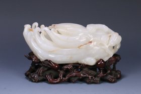 清代 紫檀托 和田玉佛手洗。尺寸15*6.5*4cm、重532g