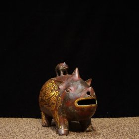 古董古玩铜器，战汉青铜——错金铭文猪尊