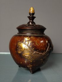紫铜鎏真金洒金浮雕年年有余图熏香炉摆件 宽15厘米 高21厘米，重2825克