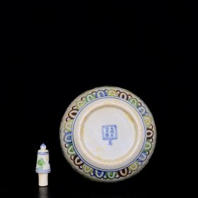 明成化斗彩红胎凤穿牡丹纹长颈瓶31/12.5厘米