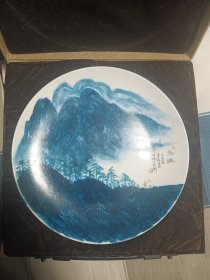 江西省工艺美术大师吴景存手绘瓷盘 赏盘 摆盘 挂盘，盘子直径26厘米左右，品相如图无磕碰。