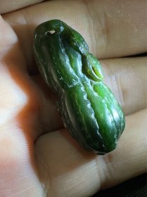 晚清新疆碧玉花生挂件