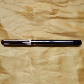 世界著名百乐LS钢笔（18金，笔帽与笔别镀金，笔别古朴，浑然一体，手感重，不缺件。低价出，去库存。