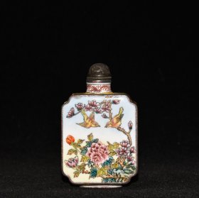 早期收藏 紫铜胎景泰蓝珐琅彩花鸟鼻烟壶 尺寸：宽4.5厘米 厚2厘米 高6.5厘米 重78克左右