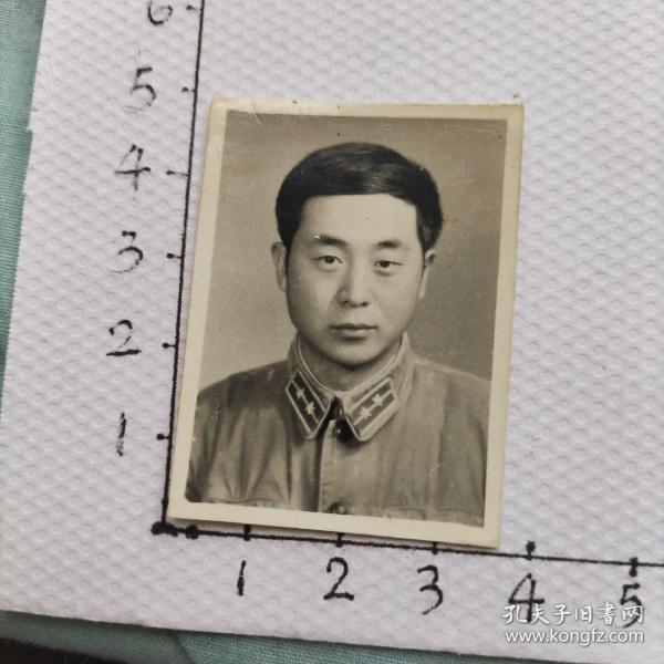 50-70年代中国人民解放军老照片：军人大头照