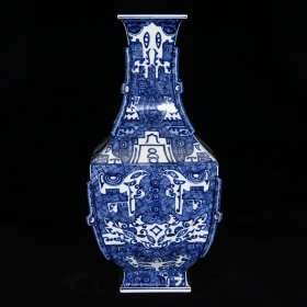 大清乾隆年制青花饕餮兽面纹方瓶 尺寸51×24厘米