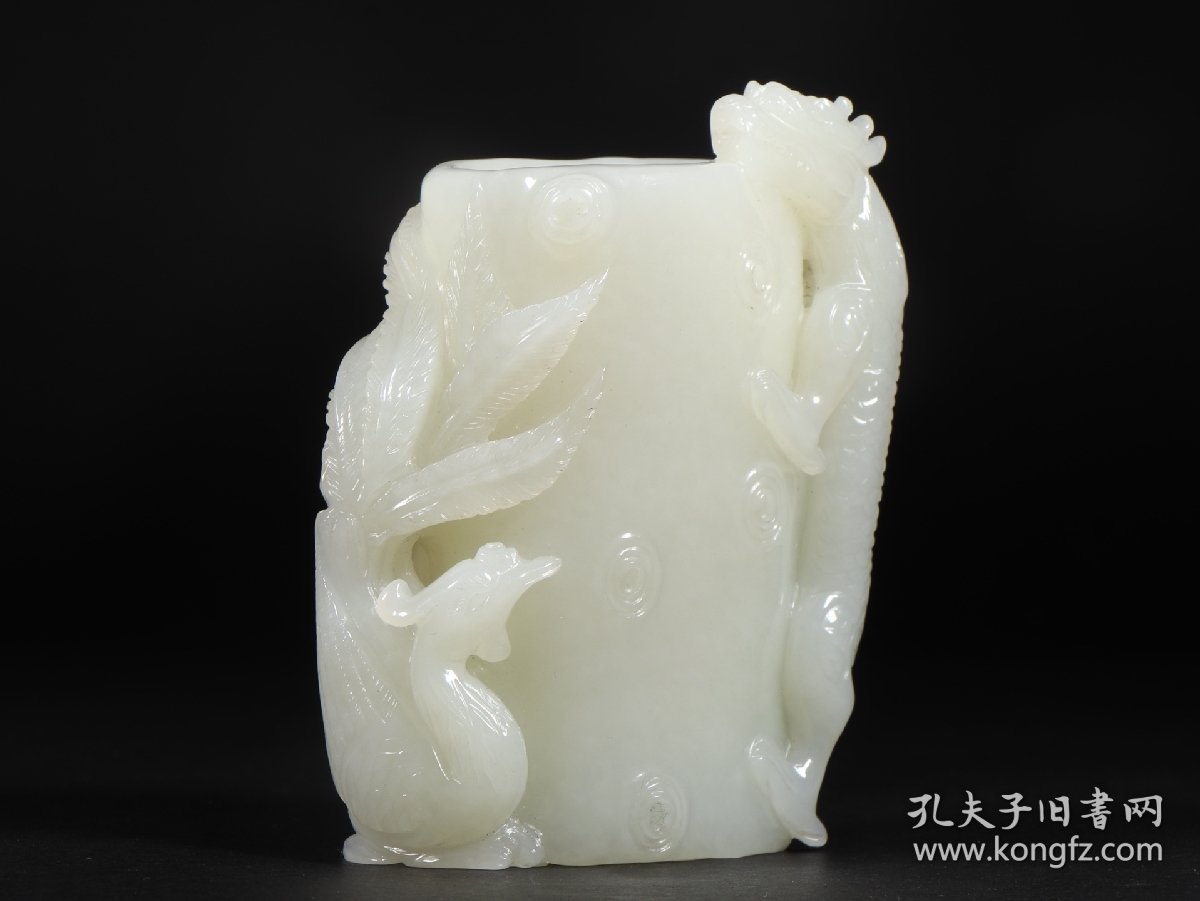 旧藏 和田玉高浮雕龙凤纹笔筒
