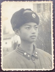老照片，五十年代，佩戴铁道兵符号军衔领章，解放军列兵