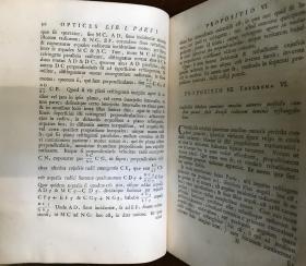 1740年，艾萨克 牛顿 《光学》， 关于光的反射、折射、弯曲和颜色。一卷全，拉丁语，极珍贵稀有的科学名著之古典原版，牛顿最重要的两部巨著之一，牛顿粒子或光发射理论的经典表述和首次完整介绍，书首页牛顿大幅铜版雕像，红黑套印和铜版画书题页，书内另含12幅极精彩的折叠铜版画，铜版画背景首大字母及页首横幅花纹装饰，摩洛哥犊皮原版外封，烫金竹节书脊，18.5X24.2CM。