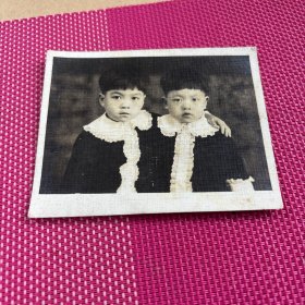 民国老照片，双胞胎兄弟