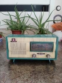 七八十年代莺歌晶体管收音机