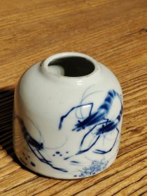 民国青花水盂，全品，景德镇瓷。 尺寸：高8.5厘米 口径3.5厘米