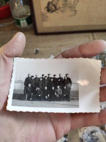 贾亦斌（1912年11月—2012年4月19日），原名贾再恒，字思齐，出生于湖北省阳新县。1949年4月加入中国共产党，1957年8月加入民革。我国著名的爱国民主人士，中国国民党革命委员会的杰出人士，先后任民革第五、六、七届中央委员会副主席，第八、九、十、十一届中央委员会名誉副主席。曾兼任中国国际文化交流中心理事会副理事长，中国和平统一促进会常务理事、顾问，湖南谭嗣同研究会名誉会长等职。