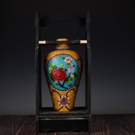 清乾隆掐丝珐琅彩花鸟纹梅瓶带木架内有老酒