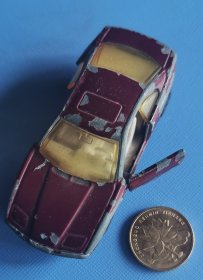 玩具车 MATCHBOX 火柴盒 合金小车 1992年 BMW850i 酒红色 1:62 车身有掉漆 划痕 右边缺失车门 成色如图