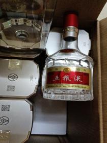 五粮液空酒瓶2箱12个空瓶合售