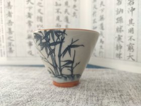 汝瓷冰裂纹斗笠杯，手绘品茗杯，主人杯，容量约60ml，无损无裂，如图实拍。底2.5，口6.5，高5厘米。