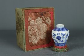37—明-青花缠枝莲纹罐
