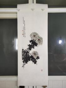 中国双会员梁剑波作品（1920-2003）岭南文化大师，中国近代奇才，全国著名中医药专家，国务院特殊津贴专家，中国医学“岭南派”创始人之一。尺寸86X32㎝厘米，保老保真。