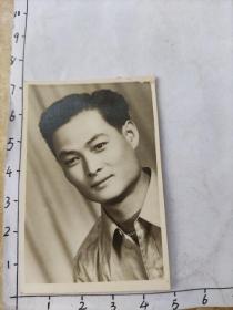 一本绝对美女李洛仙相册中的照片1958年代初绝对美女李洛仙帅哥朋友照片