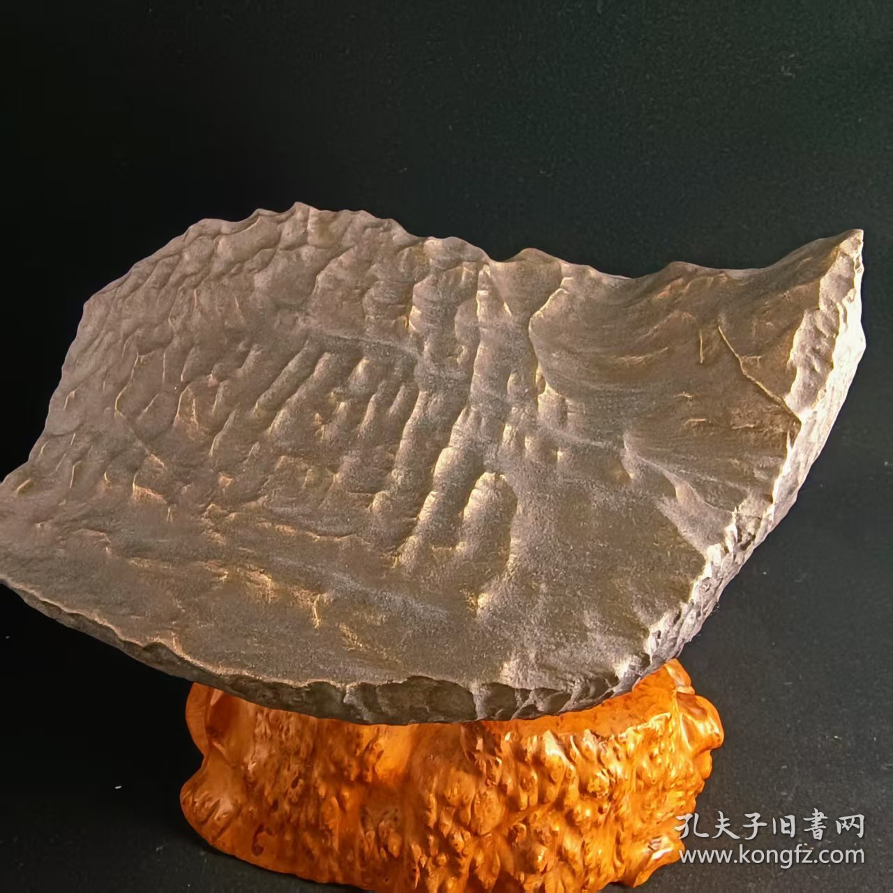 新疆吐鲁番鄯善地区戈壁滩特有石种—碳质金刚风凌陨石（疑似铜陨 微磁）重量：5公斤 观赏性极高
