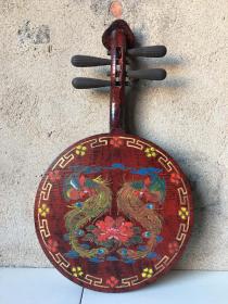 古典乐器～描金彩绘龙凤中阮
保存完好、正常弹奏～尺寸见图