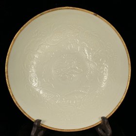 宋定窑包口花卉纹盘，高4.5直径20cm，