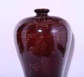 大明永乐年制祭红釉雕刻凤纹梅瓶，高45×27厘米