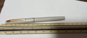 六、七十年代金星钢笔，保存完好，书写流畅，好用，本店多拍邮费合并一公斤以内一个价格