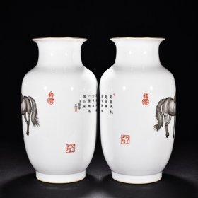 清乾隆郎世宁绘珐琅彩骏马纹灯笼瓶 高34厘米 宽18厘米