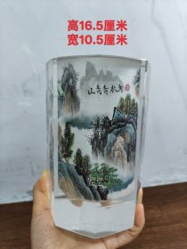 收到一个，手绘水晶大笔筒，品相完整，尺寸如图。