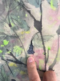 王汉章。手绘国画四尺三开牡丹。边有漏洞。如图