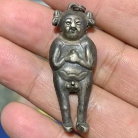 小银人，有款。