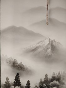 (1)绢本挂轴老画《山水风景图》原装原裱，回流精品，绢本 品相好，双轴头完整，绫装，品相如图 钤印白杨，尺寸186cmX53.5cm