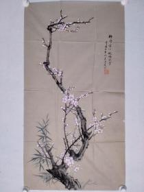 保真书画，老一辈书画家，雪霞国画作品花鸟一幅《师竹虚心 放梅铁骨》纸本画心，尺寸：99*53