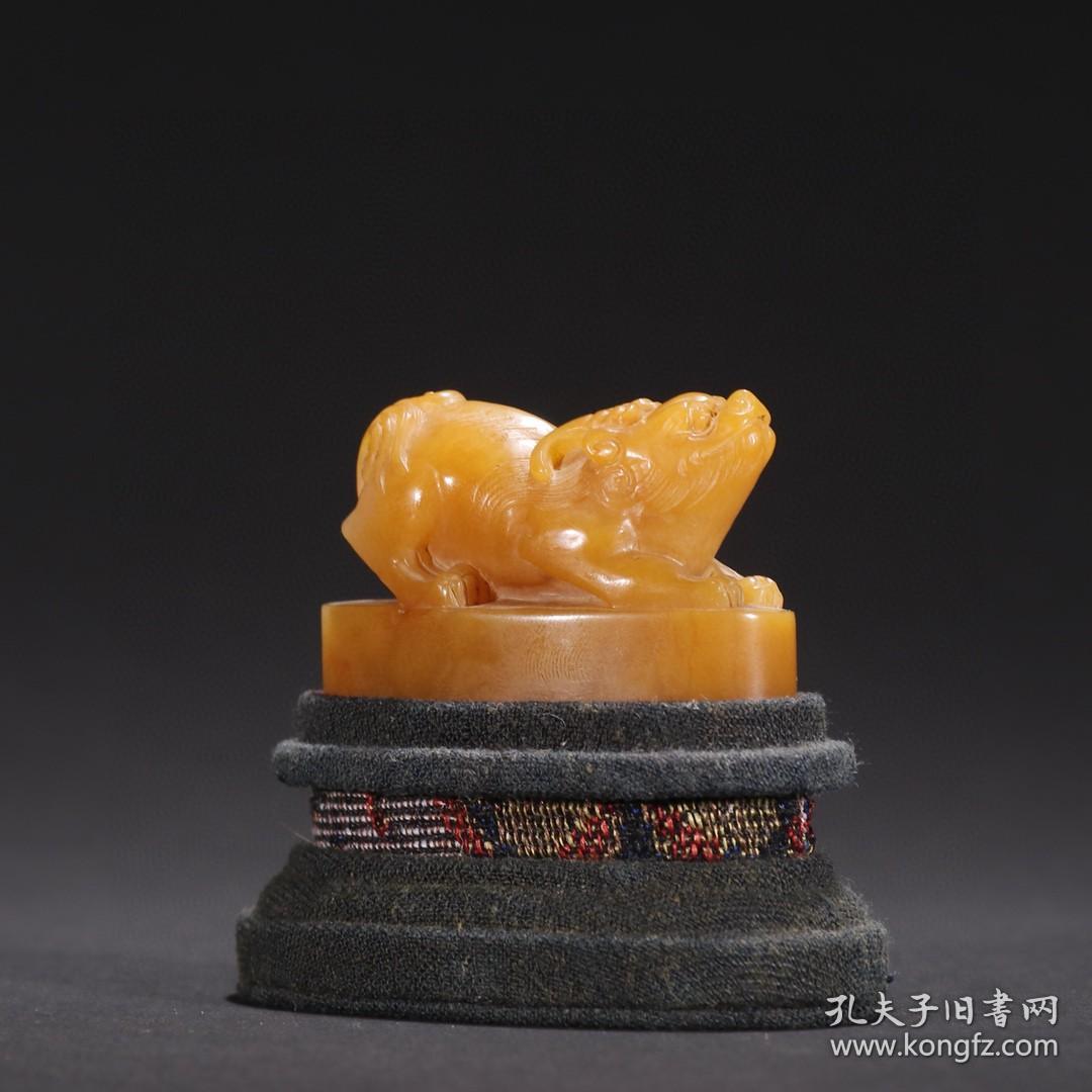 楚桥款·田黄石瑞兽钮印章