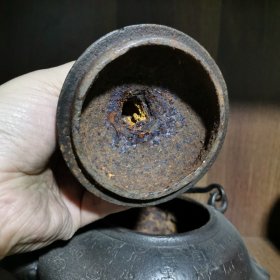 带铭文铁乌龟壶