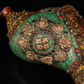 西藏寺院收老天然海螺包铜纯手工打造镶嵌吉祥八宝宝石彩绘描金法螺 重2017克 长44厘米 宽24厘米 长期有货 00653
