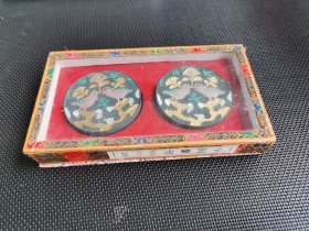 老墨：龙井轩胡开文～花好月圆墨块一对，45.2克一块，两块合重3两，91克，锦盒装。