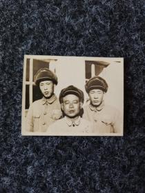 抗美援朝志愿军老照片，三个志愿军战士