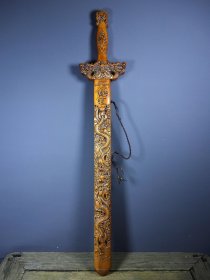 旧藏老桃木精工雕刻镂空 双龙镇宅 宝剑摆件 尺寸：长100cm宽4cm高18cm 重量：1450g