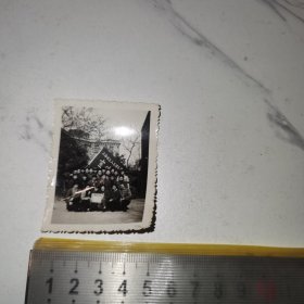 《上海市工人毛泽东思想》（小的老照片，6*5厘米）