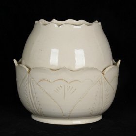 宋定窑雕刻莲花纹香薰炉 高13cm 直径14cm